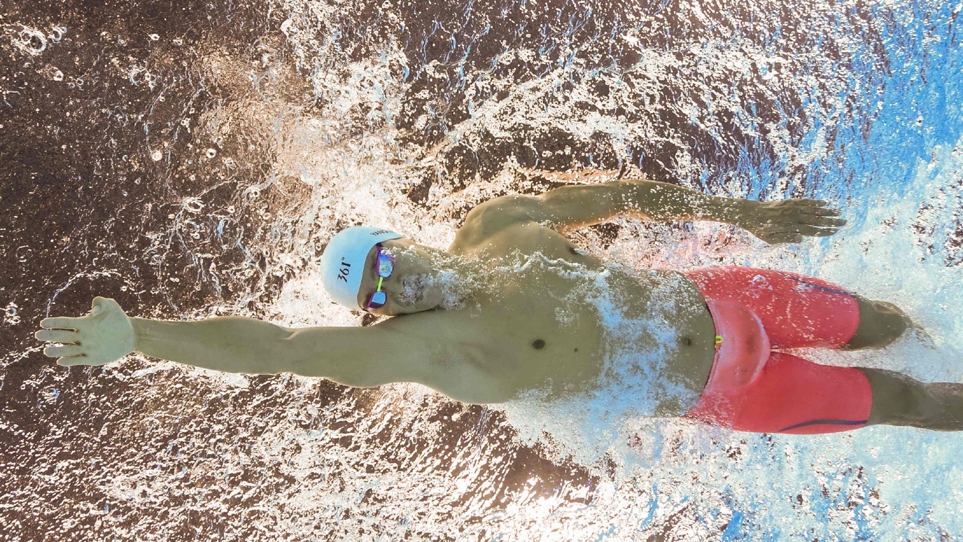 特色篮球主题街区成为都市新名片，提升城市文化品位，特色篮球馆